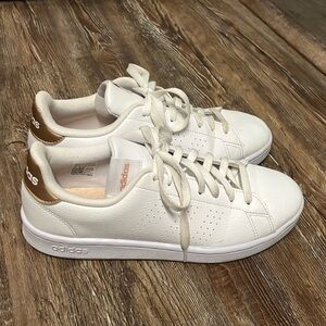 Women’s Adidas Cloudfoam Comfort size 9 1/2